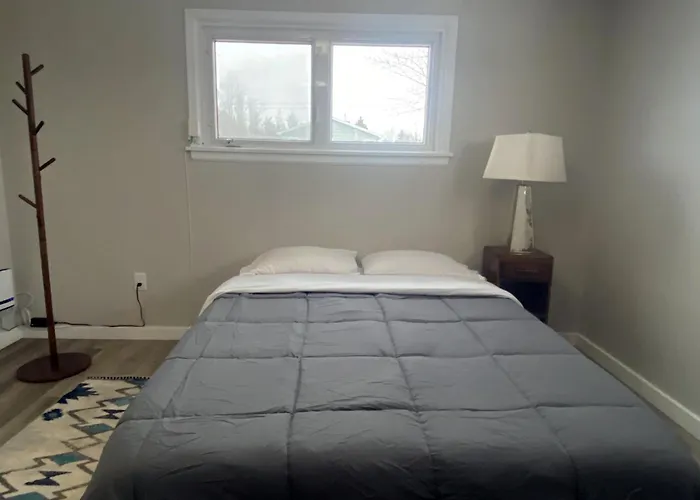 Private Room Lakeview House- Westmount