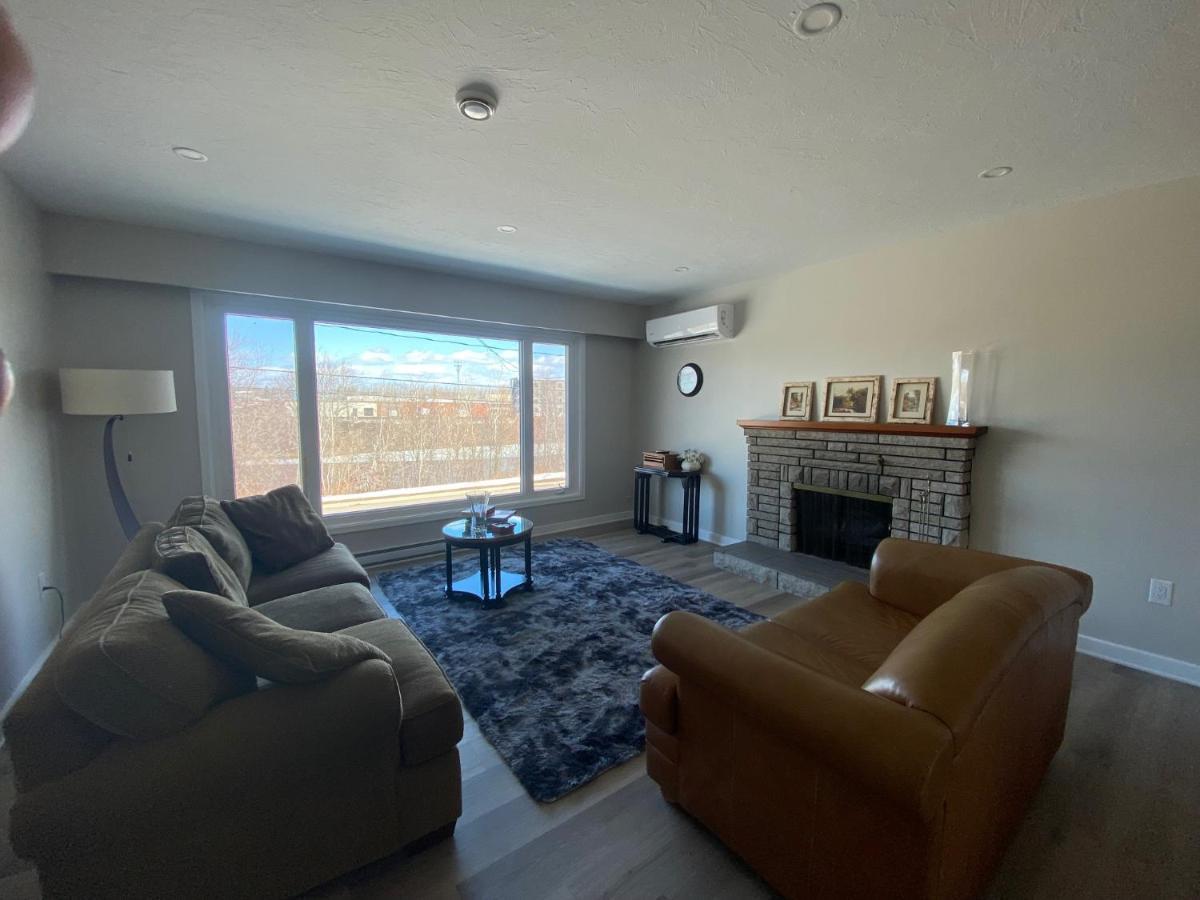 Private Lakeview House- Westmount Séjour chez l'habitant Moncton